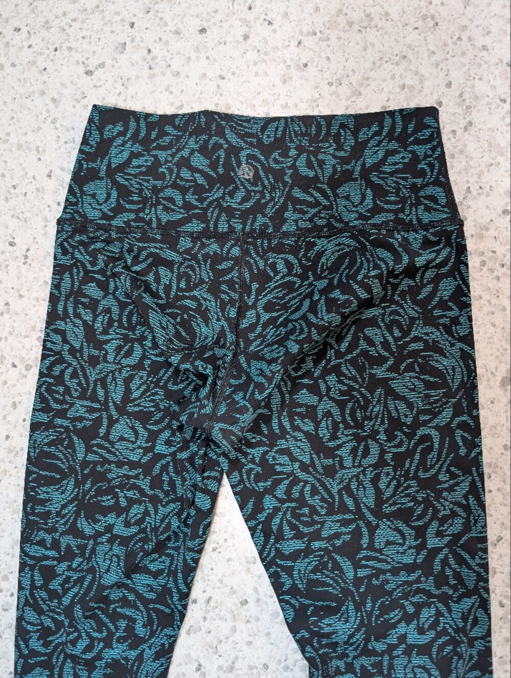 Lululemon 6 Wunder under High Rise Tights Luxtreme Leggings Green Flowers Black